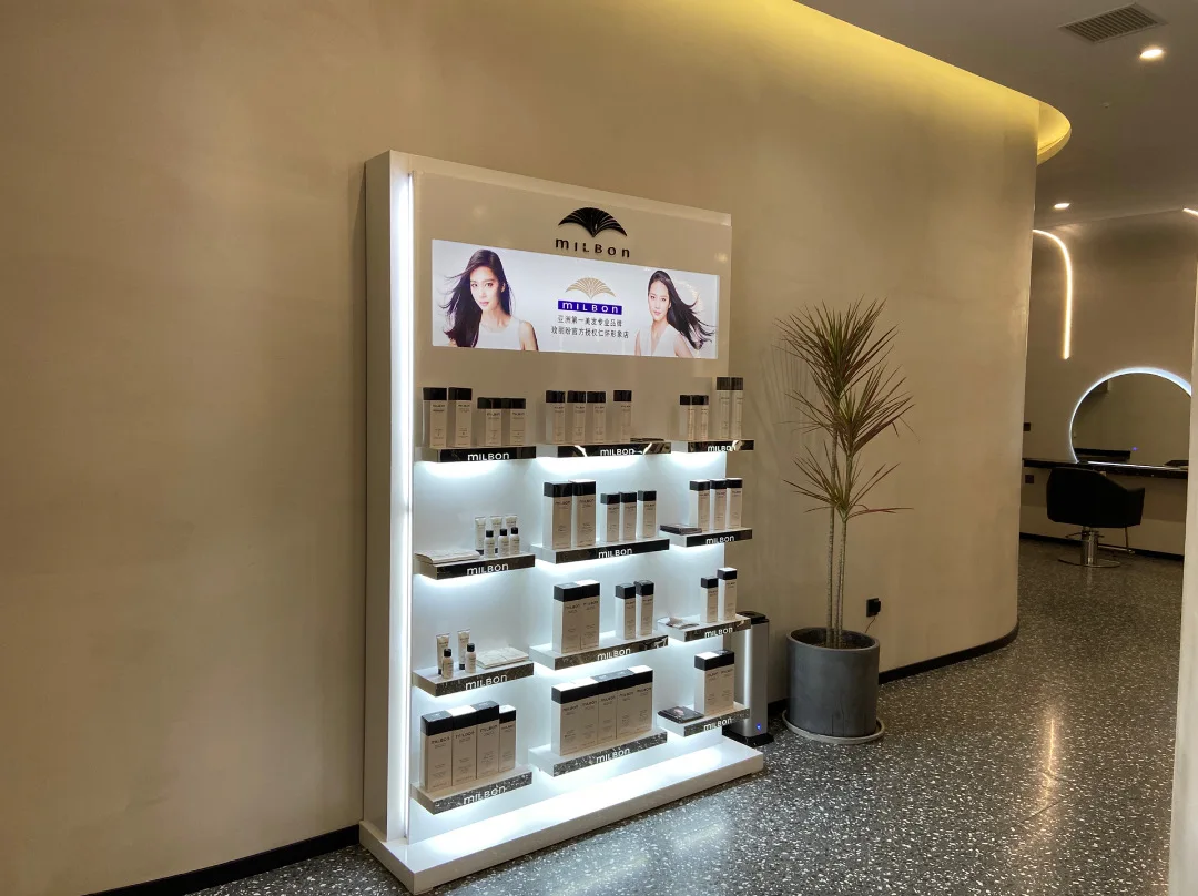 Expositor de Maquiagem para Lo - Interior Design Nail Salon avaliação e preço